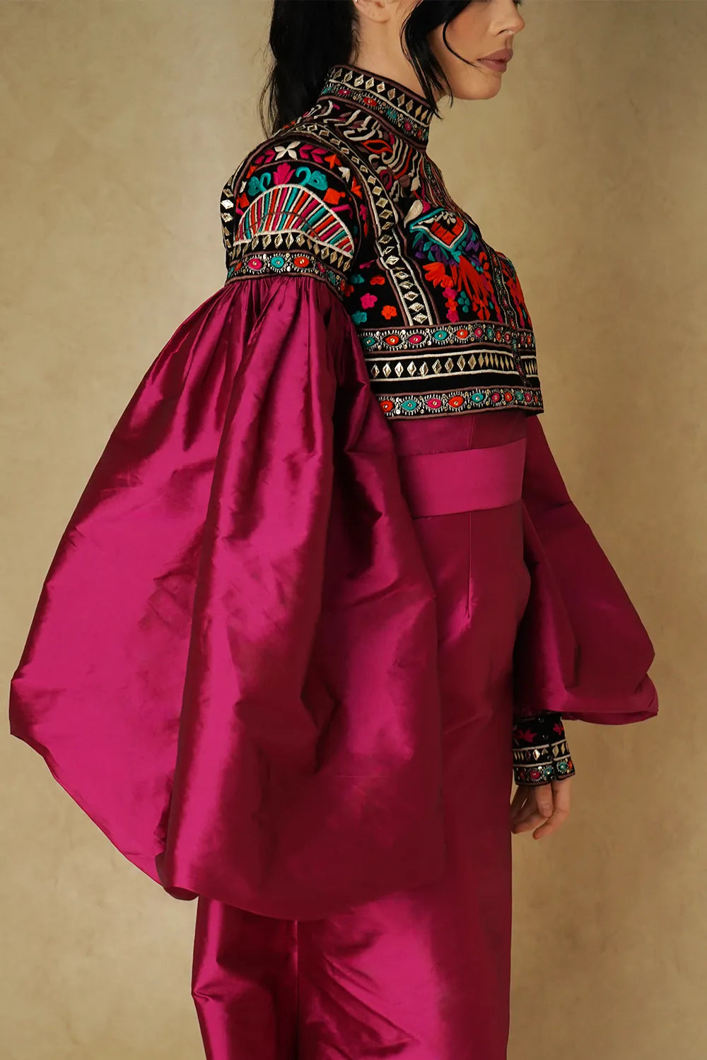 Adel Top