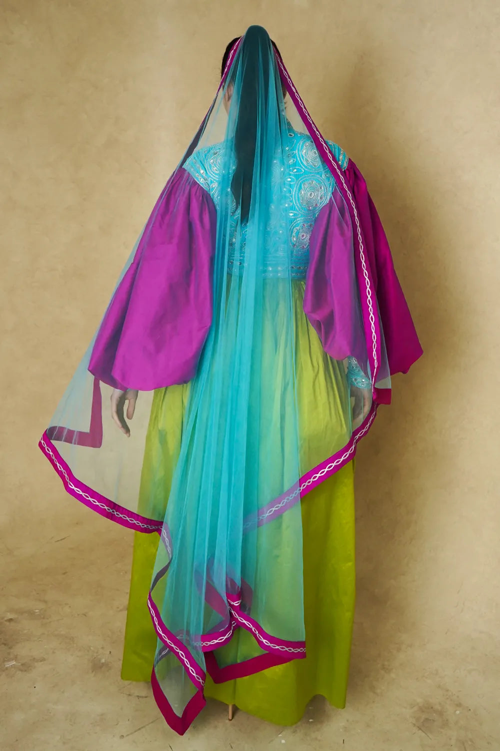 Naz Veil